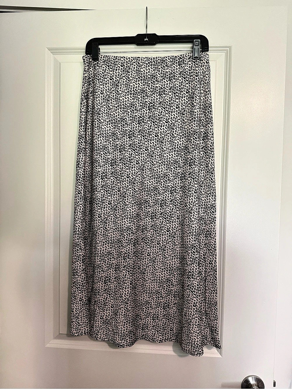 WAYF x Dede x Emily Chelsea Leopard Midi Skirt Medium